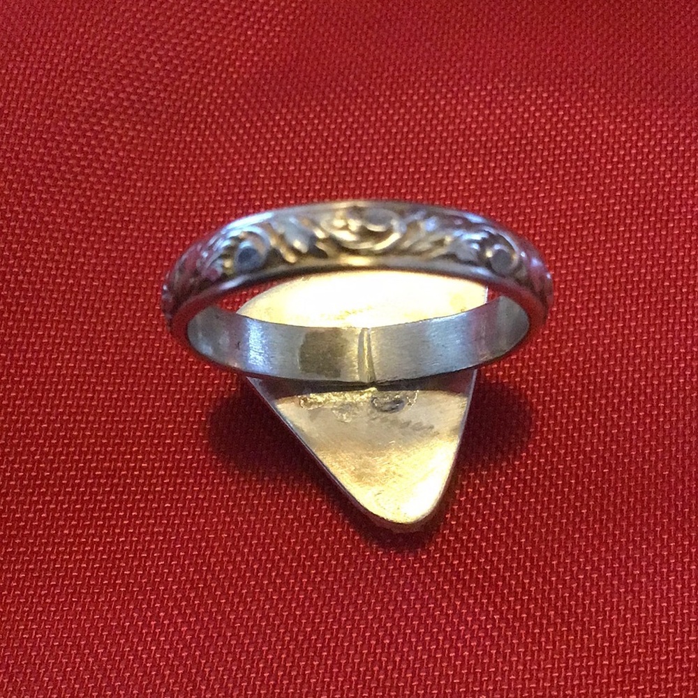 Sterling Silver ring - Picture 2 of 5